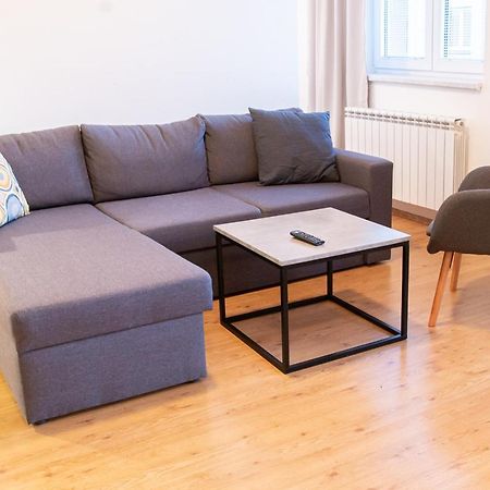 Yellow Apartment Οστράβα Εξωτερικό φωτογραφία