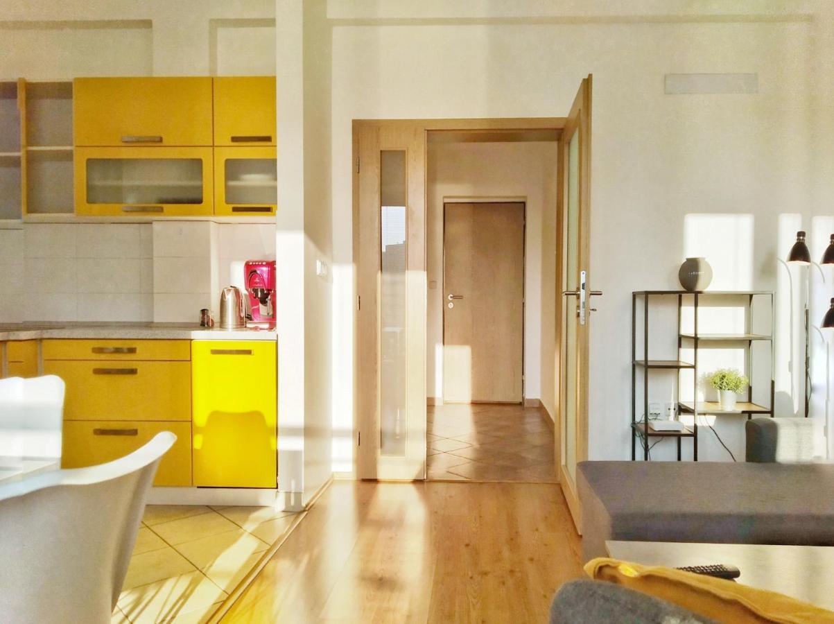 Yellow Apartment Οστράβα Εξωτερικό φωτογραφία