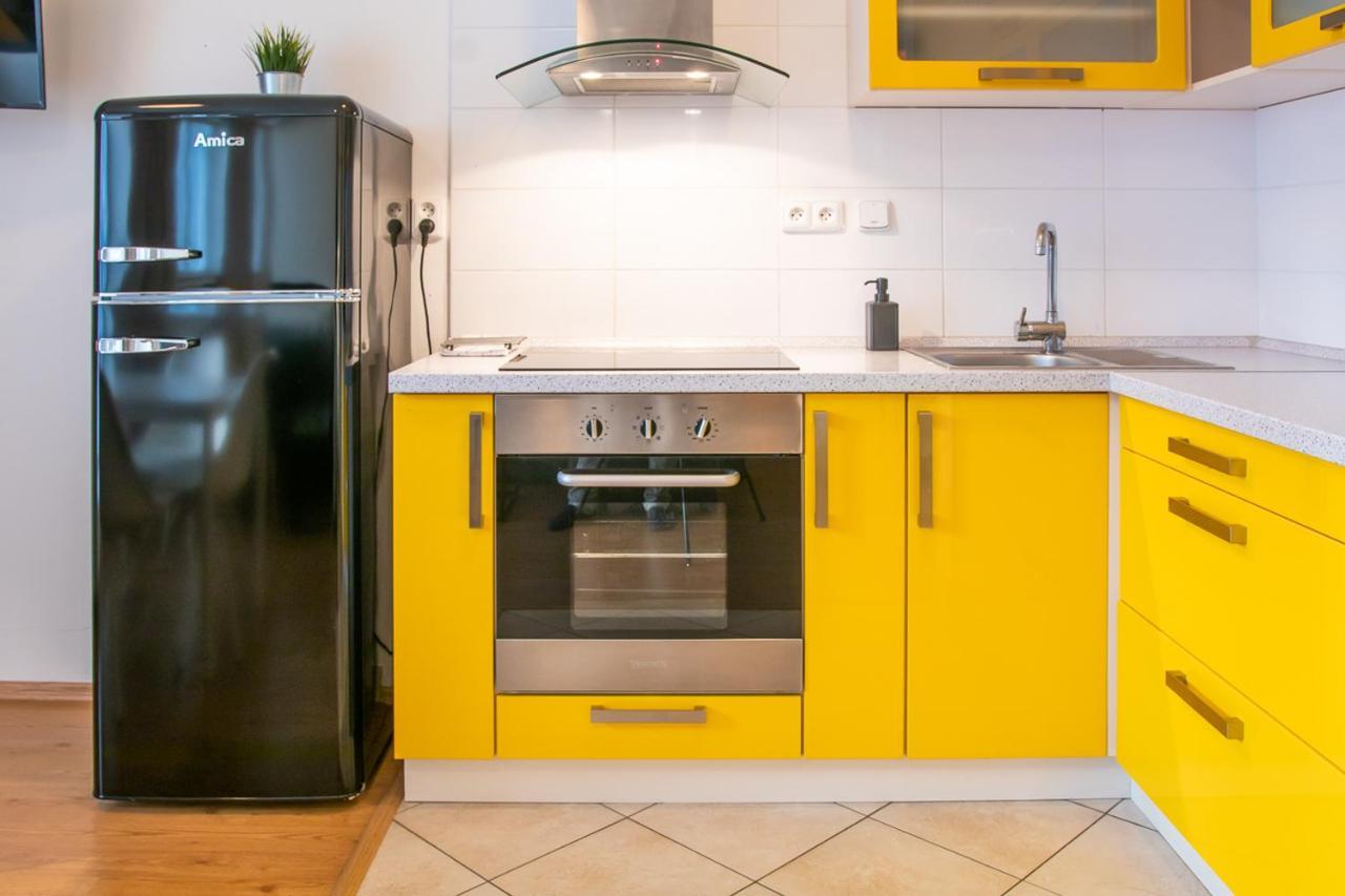 Yellow Apartment Οστράβα Εξωτερικό φωτογραφία